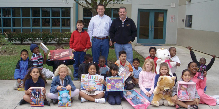 Rob Thomson Gives Back to Jupiter